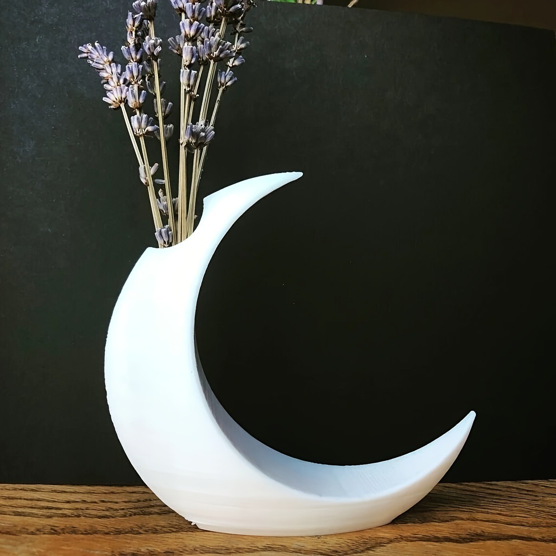 Two fashionable moon-style vas - مراجعة Home Office For Two وسعره